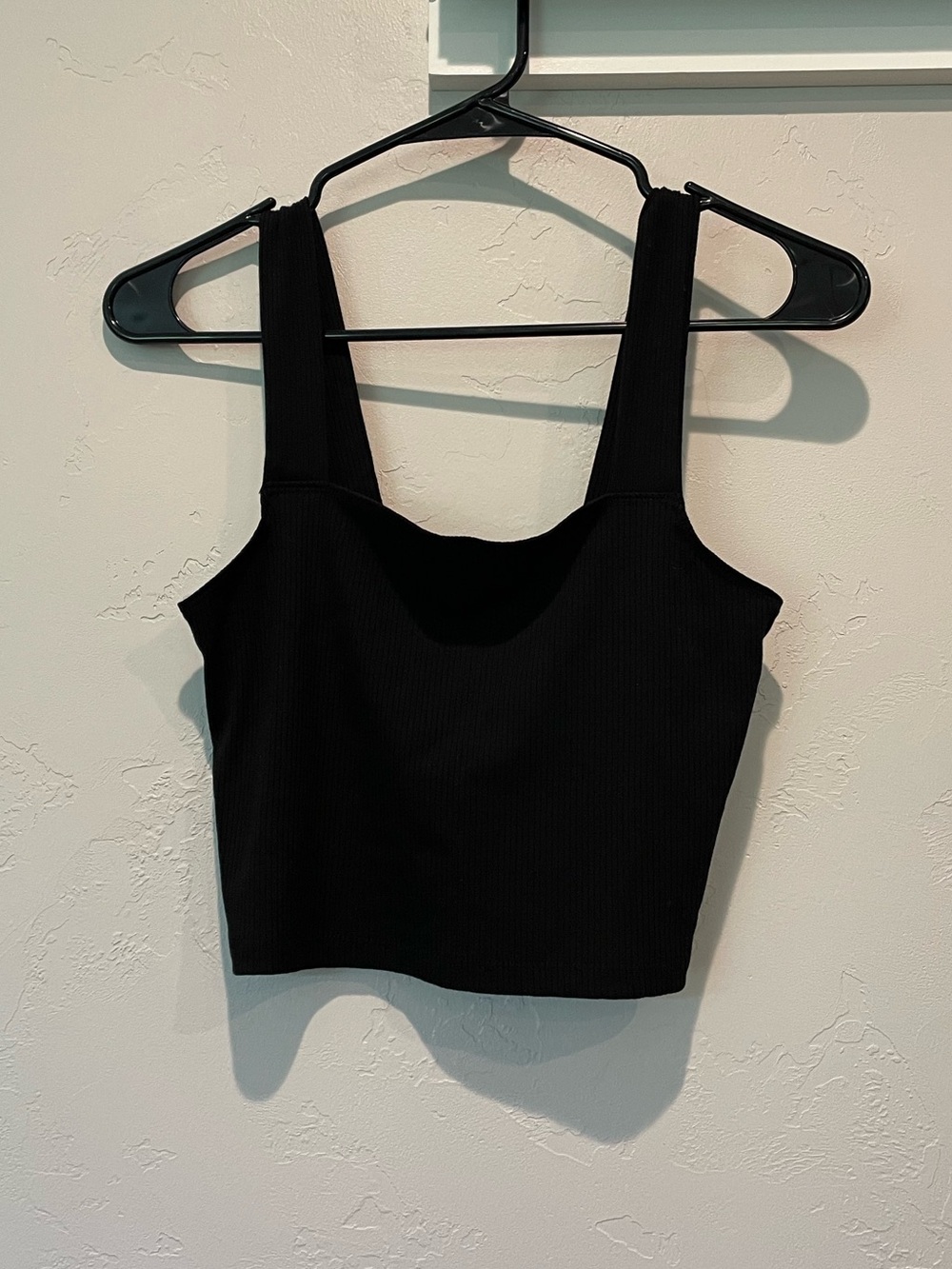 Women’s American Eagle Cropped Ribbed Tanktop in Black